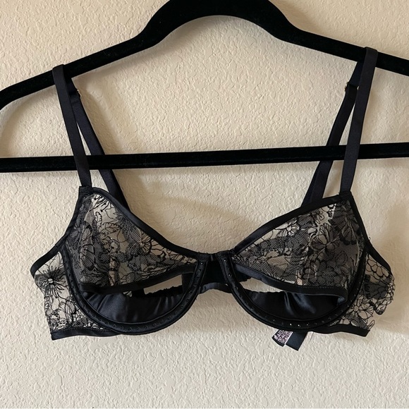 NWT Luxe Victoria’s Secret Peek-a-boo Black Floral Lacy Demi Push-up Bra - Picture 5 of 14